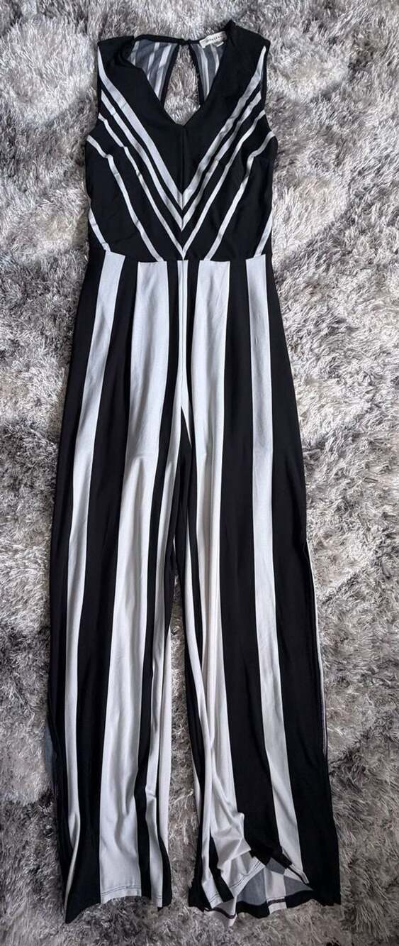 Monteau Jumpsuit Size M Black White Striped Sleeveless V-Neck